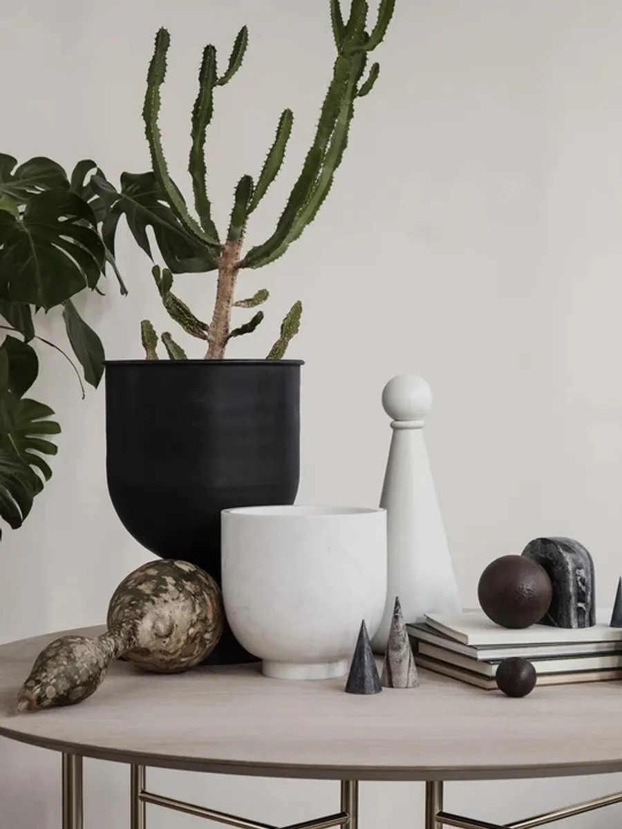 Hourglass Pot - Small 