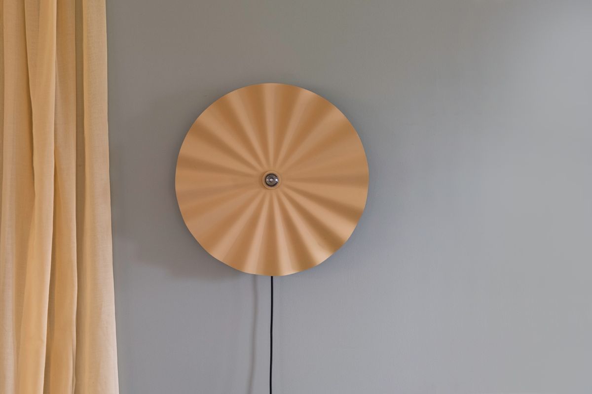 Krum Vegglampe 01