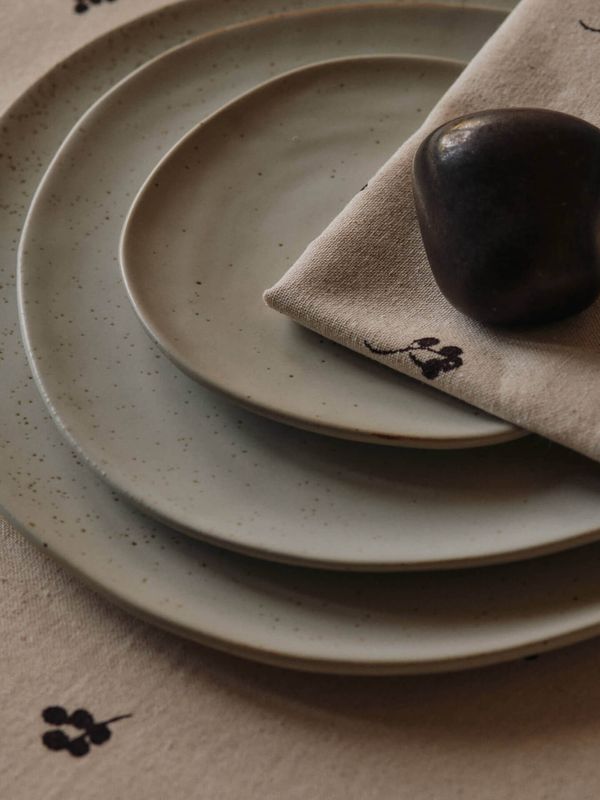 Baies Napkins - Set of 4 - Natural/Dark Chocolate