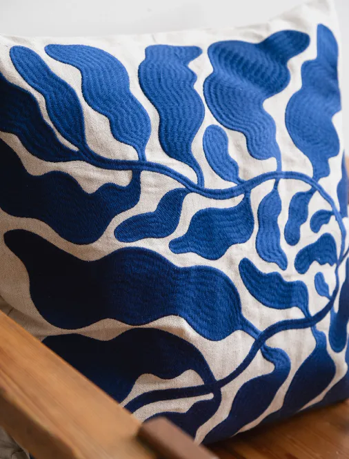 Hovedbilde Leaves Embroidered Cushion Cover