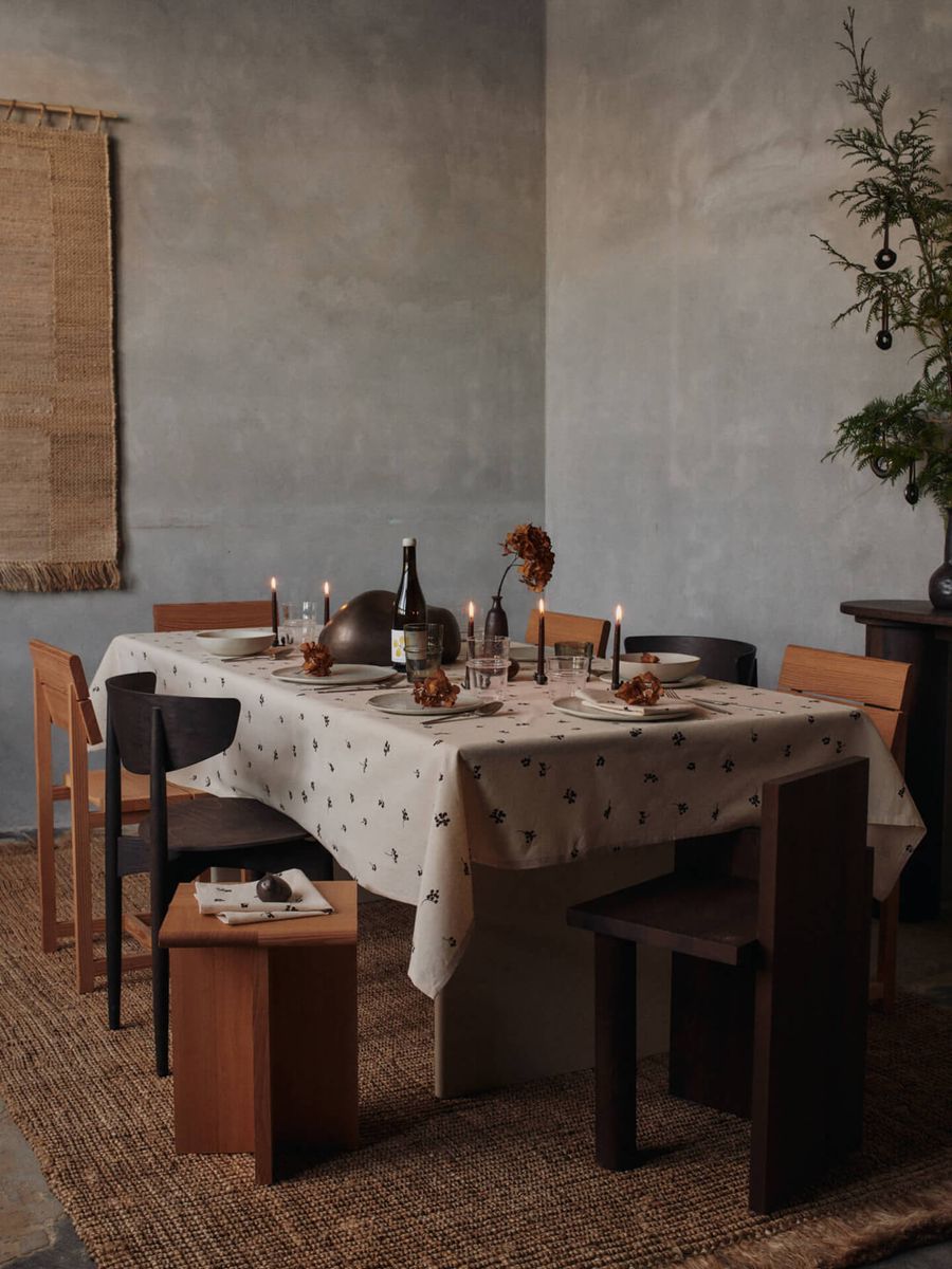 Baies Napkins - Set of 4 - Natural/Dark Chocolate