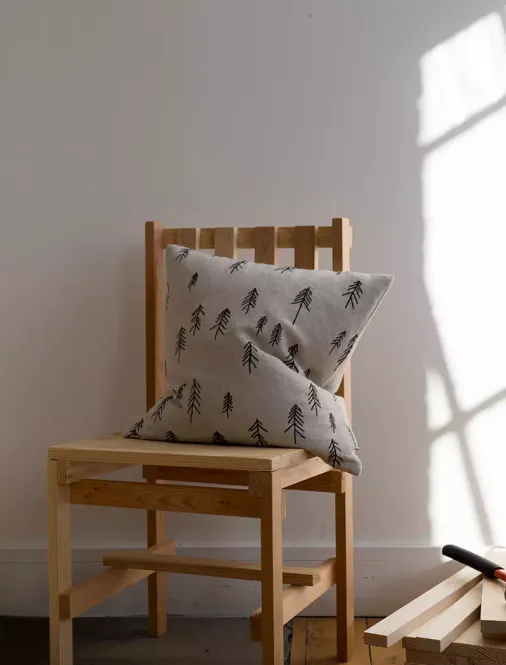 Hovedbilde Tall Embroidered Cushion Cover