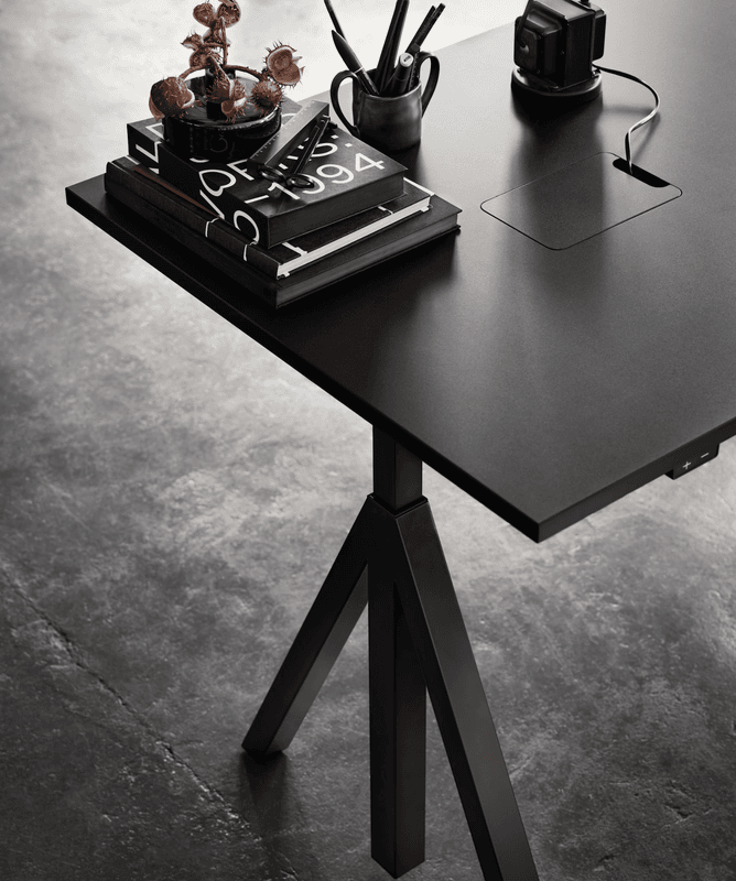 Height-adjustable work desk 140x78