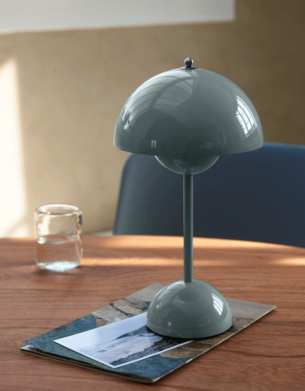 Flowerpot VP9 Verner Panton 1968 Portable lamp