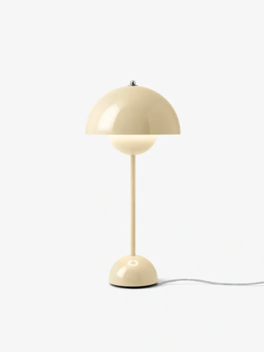 Flowerpot VP3 Verner Panton 1968 Table lamp
